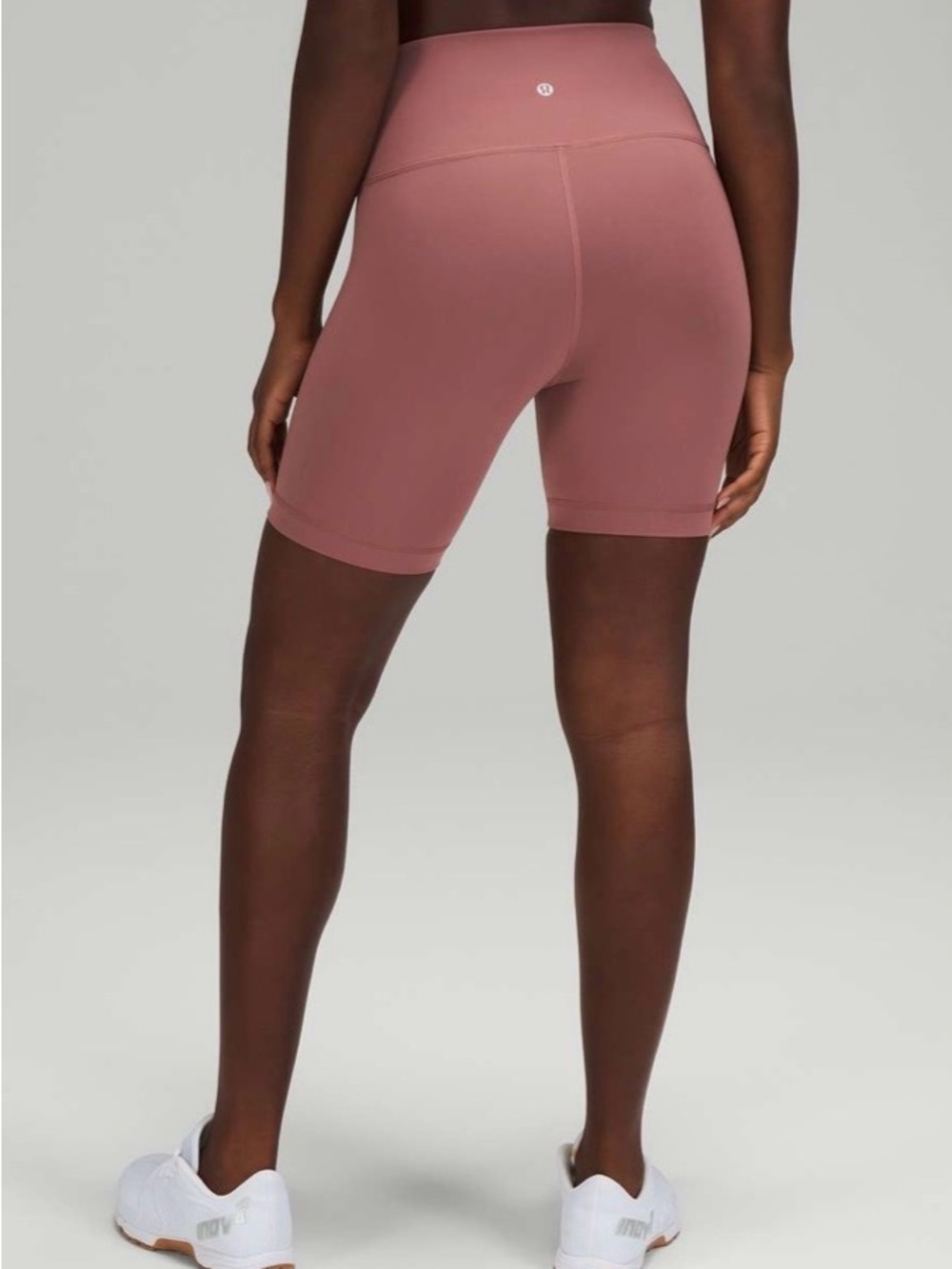 Lululemon Wunder Train High-Rise Short 6"
Spiced Chai Size 4